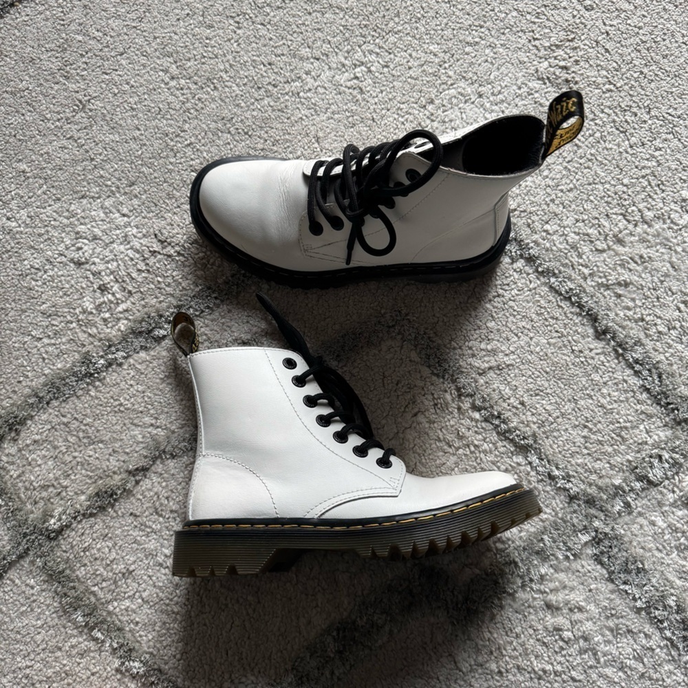 Dr. MARTENS Luana White Leather Combat Boots lace up 6